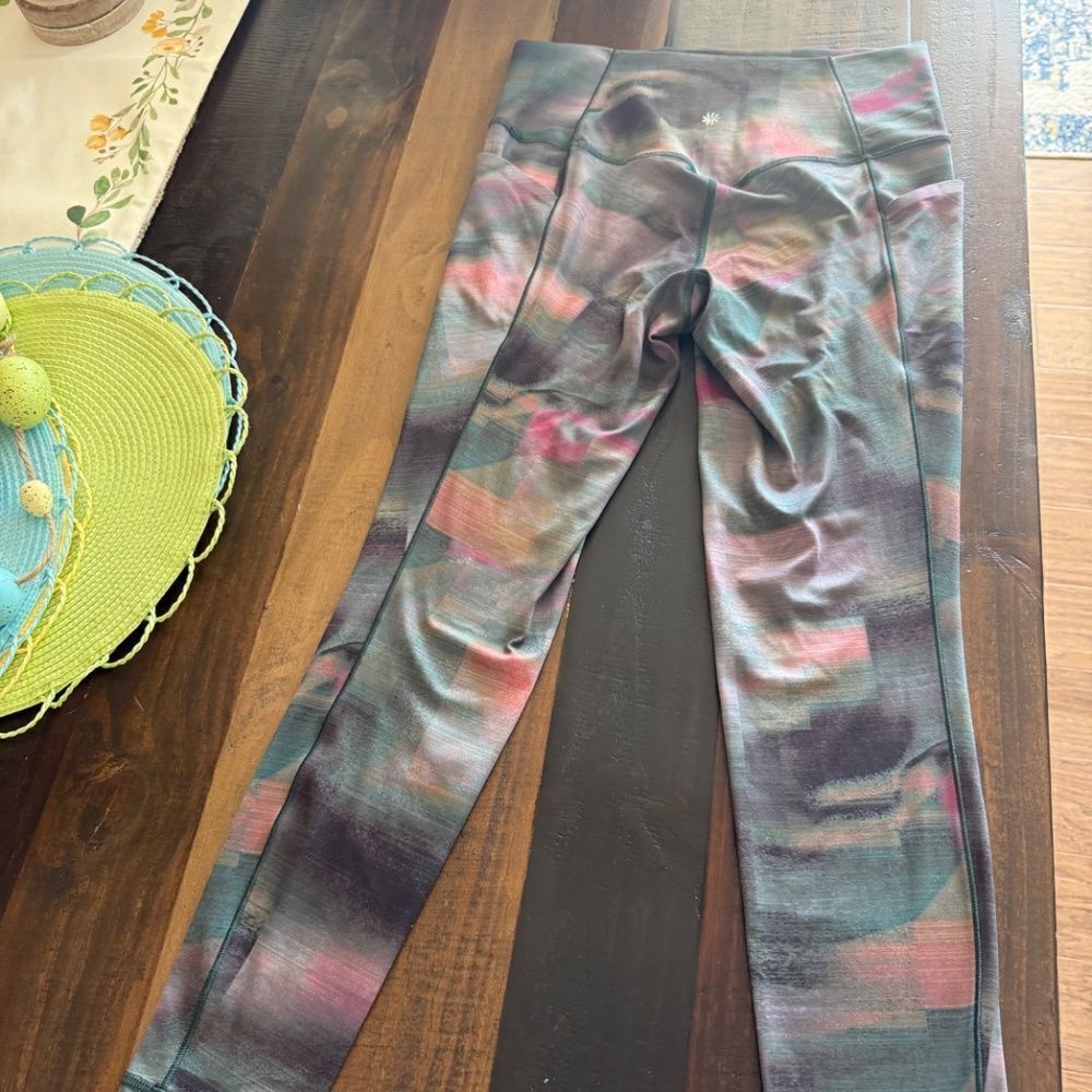 ATHLETA ROUCHED SIDE LEGGINGS NWOT - Picture 2 of 5